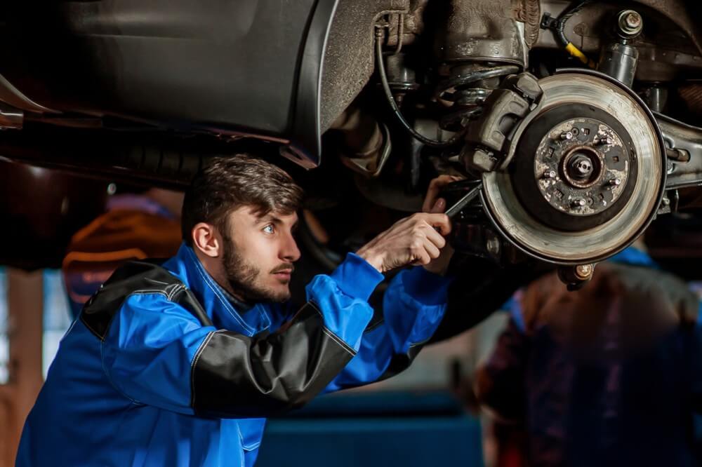 Comment entretenir sa voiture sans permis : les conseils de VSPièces